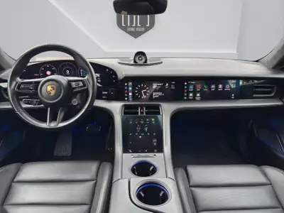 Porsche Taycan Turbo S — Berline électrique haute performance, 20'000 km seulement — Thumbnail 13