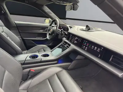 Porsche Taycan Turbo S — Berline électrique haute performance, 20'000 km seulement — Thumbnail 16