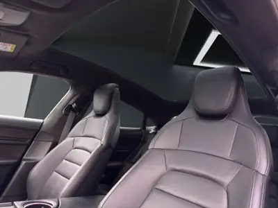Porsche Taycan Turbo S — Berline électrique haute performance, 20'000 km seulement — Thumbnail 24