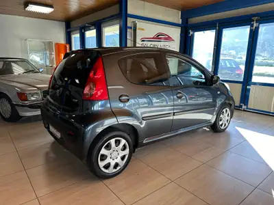 Peugeot 107 1.0 Urban — Citadine économe, 176'000 km, sans sinistre — Armaturenbrett