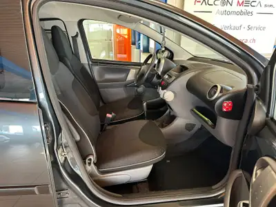 Peugeot 107 1.0 Urban — Citadine économe, 176'000 km, sans sinistre — Miniatur 12