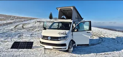 VW T6 California Beach TDI — Camping-car aménagé, 130'000 km, prêt à l'aventure — intérieur