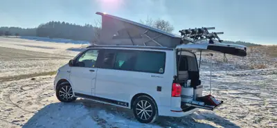 VW T6 California Beach TDI — Camping-car aménagé, 130'000 km, prêt à l'aventure — Miniature 7