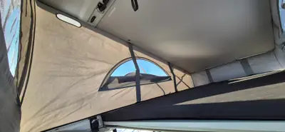 VW T6 California Beach TDI — Camping-car aménagé, 130'000 km, prêt à l'aventure — Miniature 10
