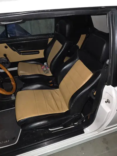 VW Golf Cabriolet 1800 GLI — Roadster des années 80, authentique et débridé — Armaturenbrett