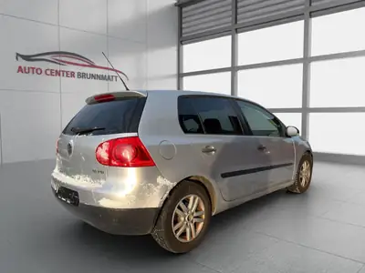 VW Golf 1.6 FSI Comfortline — Compacte fiable, entretien à jour, contrôle technique OK — detail