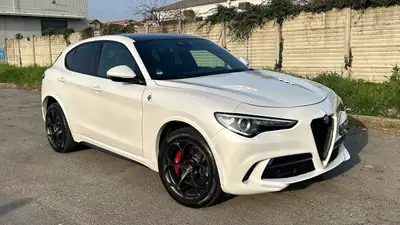 Alfa Romeo Stelvio 2.9 V6 Quadrifoglio Q4 — 510 ch, Intégrale, Blanc métallisé — dashboard