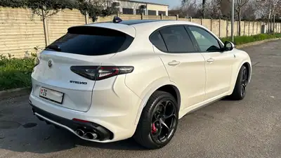 Alfa Romeo Stelvio 2.9 V6 Quadrifoglio Q4 — 510 ch, Intégrale, Blanc métallisé — interior