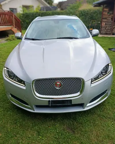 Jaguar XF Sport-Break Diesel — Break élégant, 170 ch, consommation maîtrisée — vue extérieure