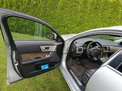 Jaguar XF Sport-Break Diesel — Break élégant, 170 ch, consommation maîtrisée — intérieur