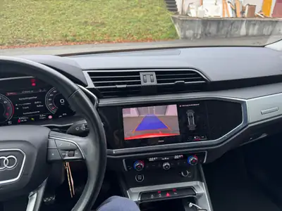 Audi Q3 35 TFSI — SUV urbain dynamique, 93'000 km, boîte manuelle — Armaturenbrett