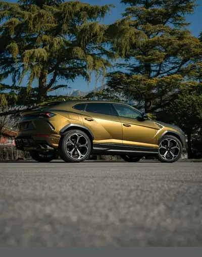 Lamborghini Urus E-Gear — Le SUV hyperperformant à transmission semi-automatique — Detail