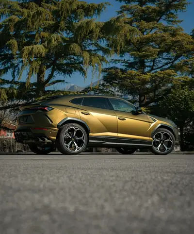 Lamborghini Urus E-Gear — Le SUV hyperperformant à transmission semi-automatique — Innenraum