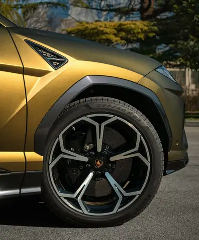 Lamborghini Urus E-Gear — Le SUV hyperperformant à transmission semi-automatique — Armaturenbrett