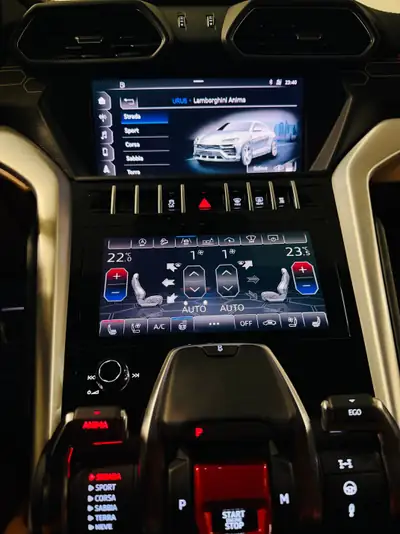 Lamborghini Urus E-Gear — Le SUV hyperperformant à transmission semi-automatique — Miniatur 8