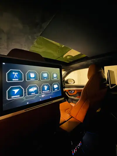 Lamborghini Urus E-Gear — Le SUV hyperperformant à transmission semi-automatique — Miniatur 15