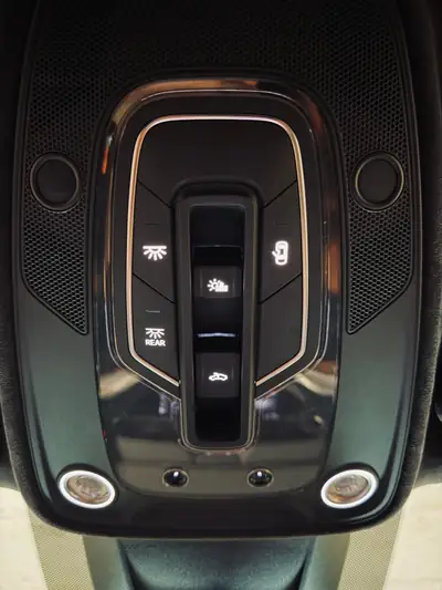 Lamborghini Urus E-Gear — Le SUV hyperperformant à transmission semi-automatique — Miniatur 14