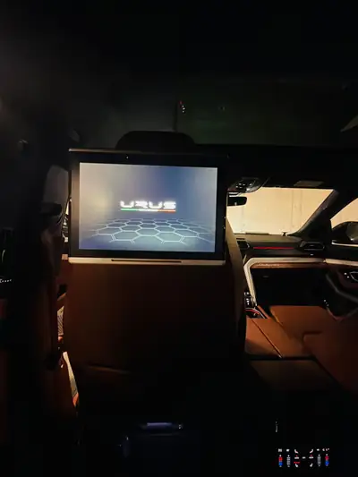 Lamborghini Urus E-Gear — Le SUV hyperperformant à transmission semi-automatique — Miniatur 16