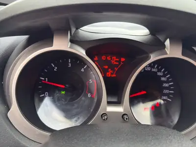 Nissan Juke 1.5 dCi Acenta — SUV compact diesel fiable, équipé navigation et caméra — Thumbnail 11