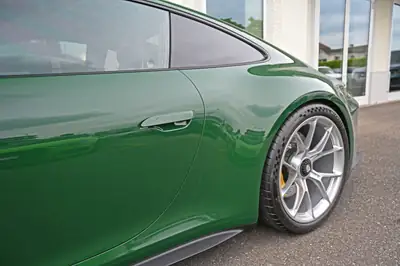 Porsche 911 GT3 Touring PDK — Sportive légendaire en vert British Racing avec 510 ch — Thumbnail 10