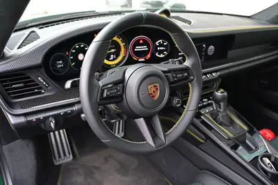 Porsche 911 GT3 Touring PDK — Sportive légendaire en vert British Racing avec 510 ch — Thumbnail 18