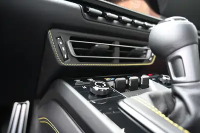 Porsche 911 GT3 Touring PDK — Sportive légendaire en vert British Racing avec 510 ch — Thumbnail 25