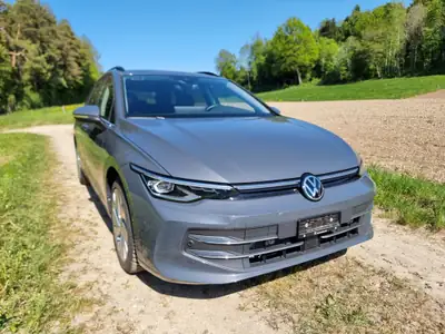 VW Golf Variant 2.0 TDI Style DSG — Monospace diesel efficace, seulement 13 000 km — Seitenansicht