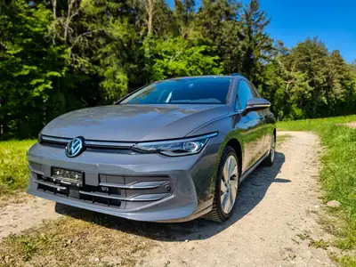 VW Golf Variant 2.0 TDI Style DSG — Monospace diesel efficace, seulement 13 000 km — Heckansicht
