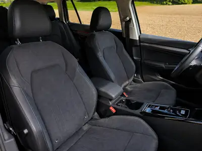 VW Golf Variant 2.0 TDI Style DSG — Monospace diesel efficace, seulement 13 000 km — Detail