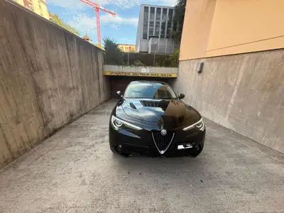 Alfa Romeo Stelvio 2.2 JTDM Executive Q4 — SUV diesel robuste, 123'000 km, sans sinistre — fianco