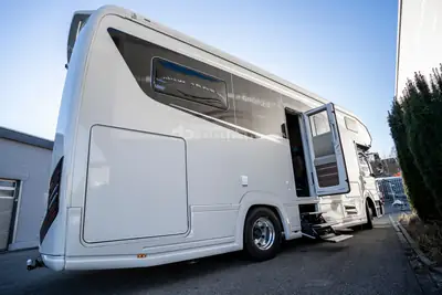 Concorde Cruiser 890 RLA — Camping-car de luxe 4 places, motorisation diesel puissante — Thumbnail 8