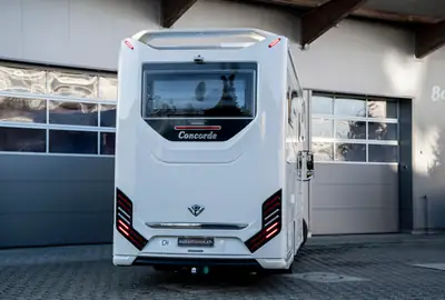 Concorde Cruiser 890 RLA — Camping-car de luxe 4 places, motorisation diesel puissante — Thumbnail 7