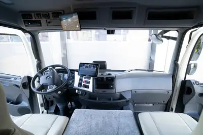 Concorde Cruiser 890 RLA — Camping-car de luxe 4 places, motorisation diesel puissante — Thumbnail 11