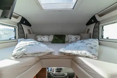 Concorde Cruiser 890 RLA — Camping-car de luxe 4 places, motorisation diesel puissante — Thumbnail 27