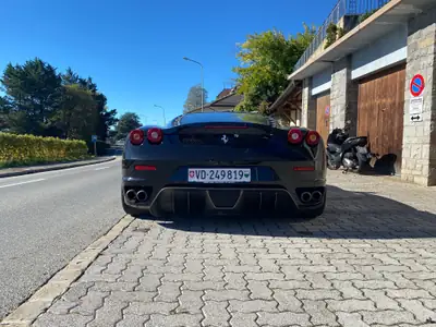 Ferrari F430 Coupé 2005 — Légendaire V8 486 ch, sièges racing carbone — intérieur