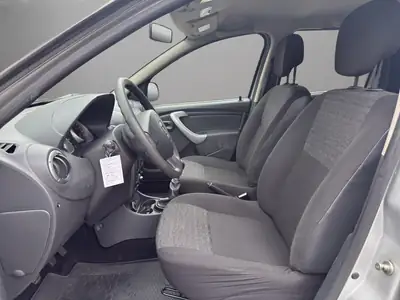 Dacia Duster 1.6 4x4 — SUV robuste 2012, transmission manuelle, sans accident — Thumbnail 9