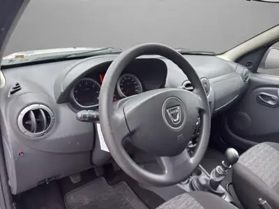Dacia Duster 1.6 4x4 — SUV robuste 2012, transmission manuelle, sans accident — Thumbnail 10