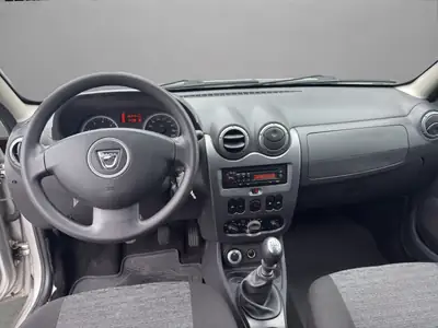 Dacia Duster 1.6 4x4 — SUV robuste 2012, transmission manuelle, sans accident — Thumbnail 14