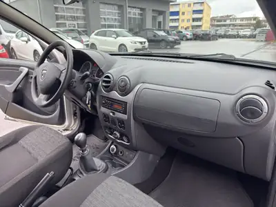Dacia Duster 1.6 4x4 — SUV robuste 2012, transmission manuelle, sans accident — Thumbnail 22