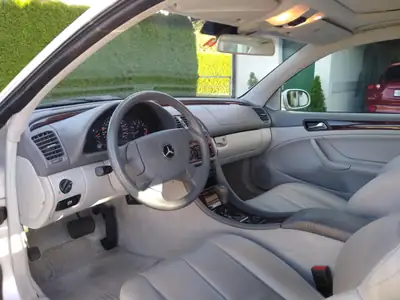 Mercedes-Benz CLK 320 Elégance — Coupé sportif des années 90, entretien impeccable — cruscotto