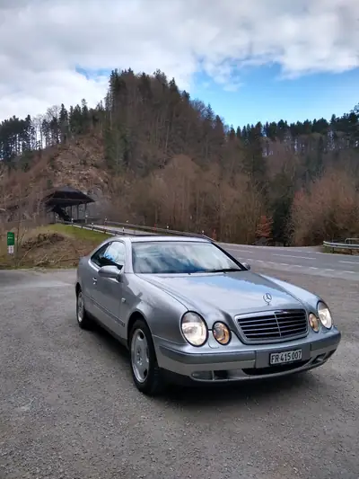 Mercedes-Benz CLK 320 Elégance — Coupé sportif des années 90, entretien impeccable — Miniatura 11