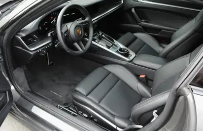 Porsche 911 Coupé Carrera 4S PDK — Sportive allemande 450 ch, faible kilométrage — Thumbnail 8