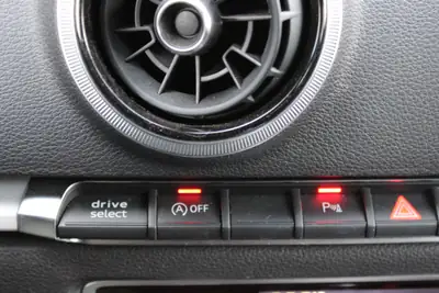 Audi A3 Sportback 1.4 TFSI 180 ch — Préparation ABT, Virtual Cockpit, Pack S-Line complet — Miniature 18