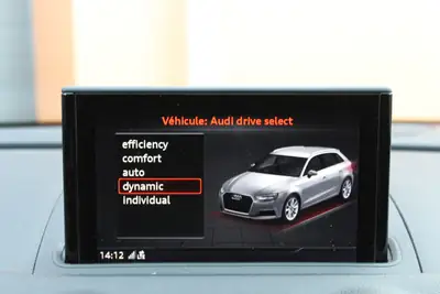 Audi A3 Sportback 1.4 TFSI 180 ch — Préparation ABT, Virtual Cockpit, Pack S-Line complet — Miniature 19