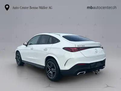 Mercedes-Benz GLC 300 AMG Line Coupé — SUV hybride performant, 20 km seulement — intérieur