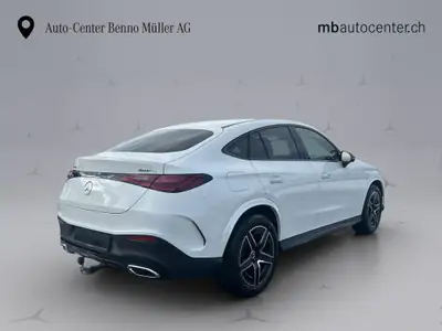 Mercedes-Benz GLC 300 AMG Line Coupé — SUV hybride performant, 20 km seulement — détail