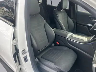 Mercedes-Benz GLC 300 AMG Line Coupé — SUV hybride performant, 20 km seulement — Miniature 17