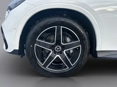 Mercedes-Benz GLC 300 AMG Line Coupé — SUV hybride performant, 20 km seulement — Miniature 22