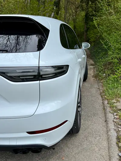Porsche Cayenne Turbo — SUV de prestige 550 ch, véhicule suisse impeccable — detail