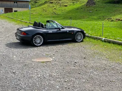 BMW Z3 2.8i Roadster 2001 — Cabriolet sportif légendaire, moteur 192 ch — vue extérieure